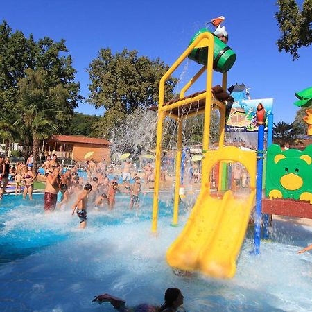 Dkamping Village - International Camping Ispra Buitenkant foto