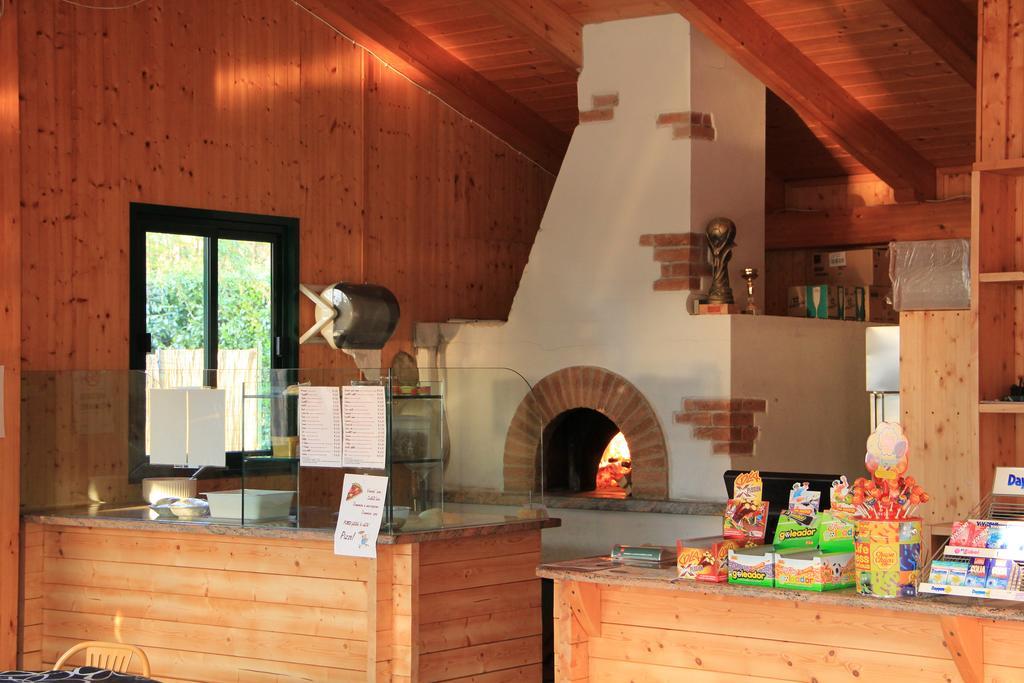 Dkamping Village - International Camping Ispra Buitenkant foto