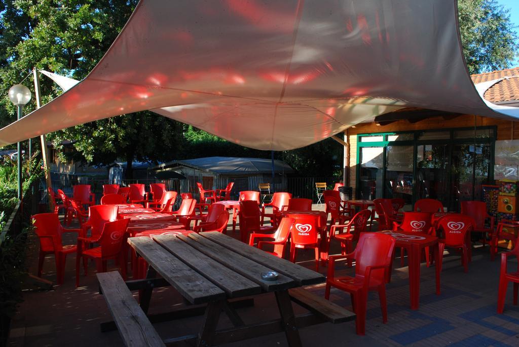 Dkamping Village - International Camping Ispra Buitenkant foto