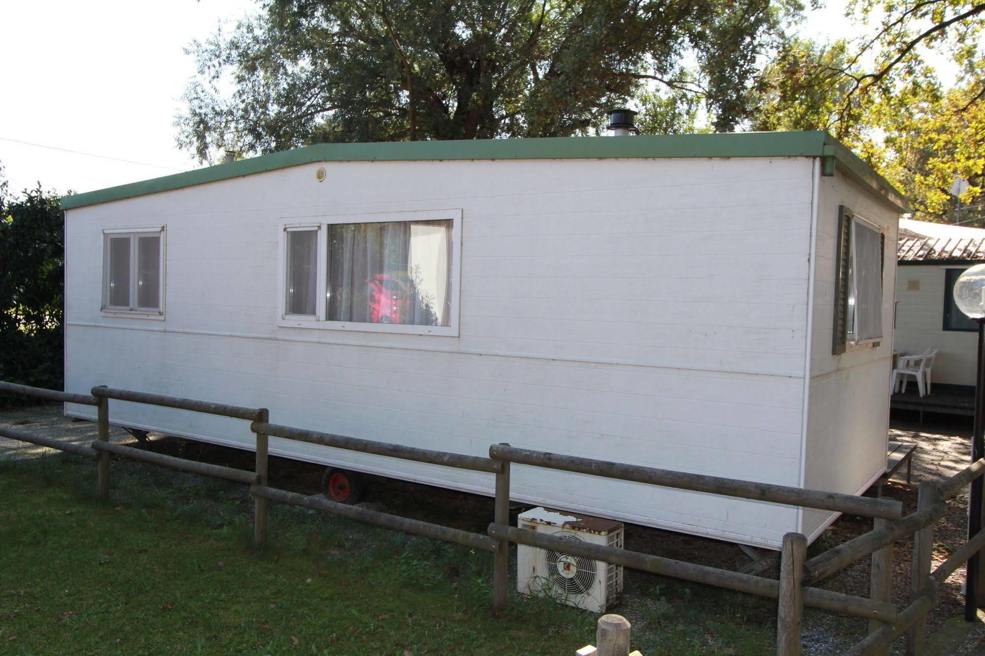 Dkamping Village - International Camping Ispra Buitenkant foto