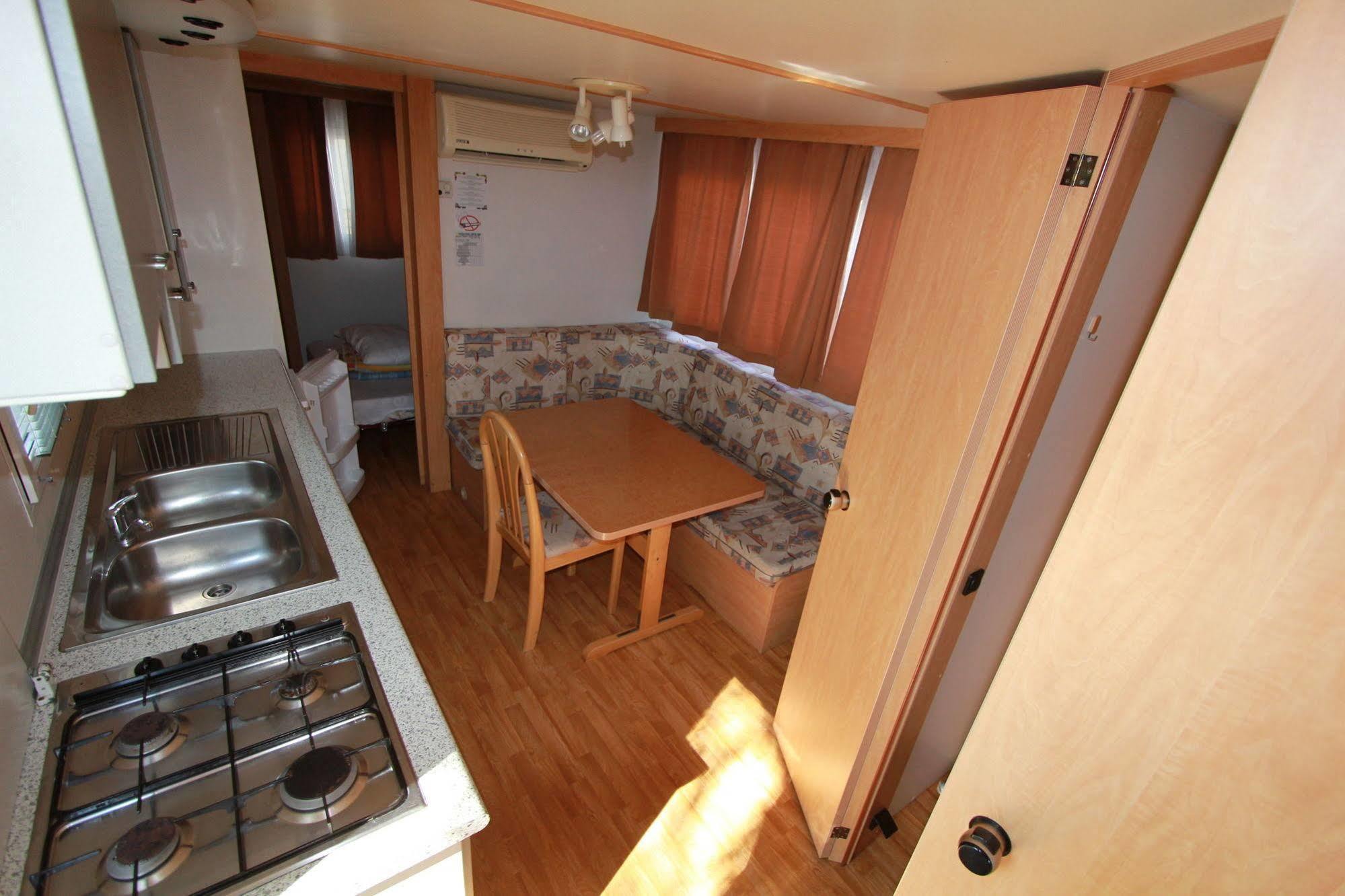 Dkamping Village - International Camping Ispra Buitenkant foto